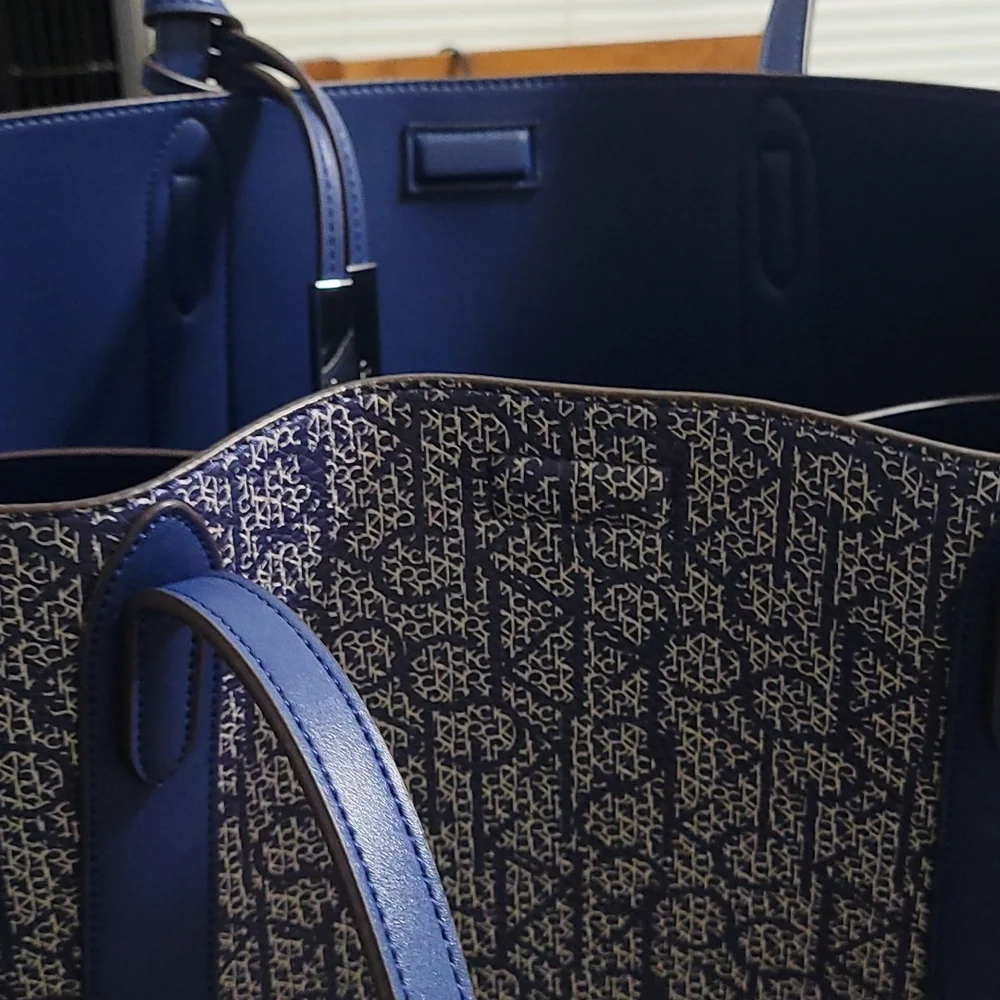 Purse - Picture 2 of 2